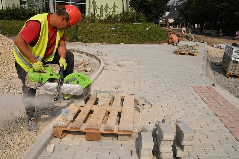 Rekonstrukce Plzeňské a Jungmannovy ulice v Králově Dvoře.