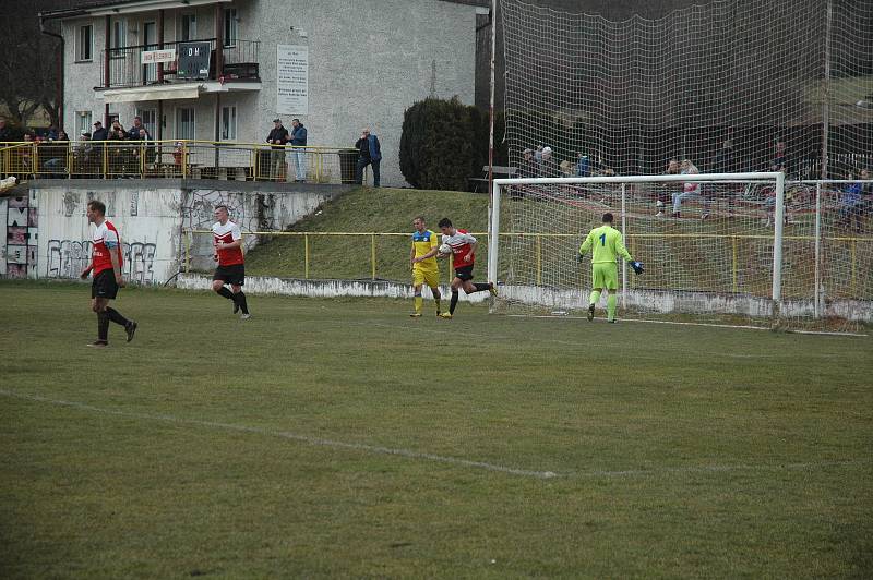 Union (v červeném) marně dotahoval náskok Klecan.