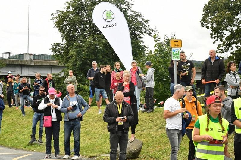 První ročník cyklistického závodu pro veřejnost L'Etape by tour de France.