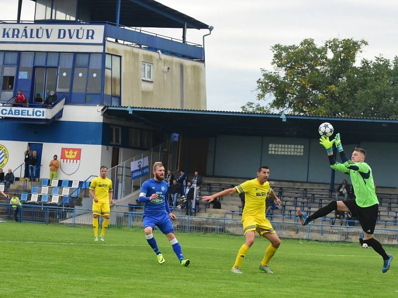 Fotbalisté Králova Dvora (v modrém) doma porazili Domažlice 1:0. 