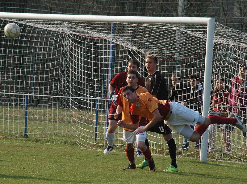 Divizní fotbalisté Hořovicka porazili druhé Strakonice 1:0.