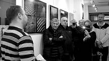 Z vernisáže výstavy fotografií členů místního fotoklubu na téma minimalismus v Galerii Holandský dům v Berouně.
