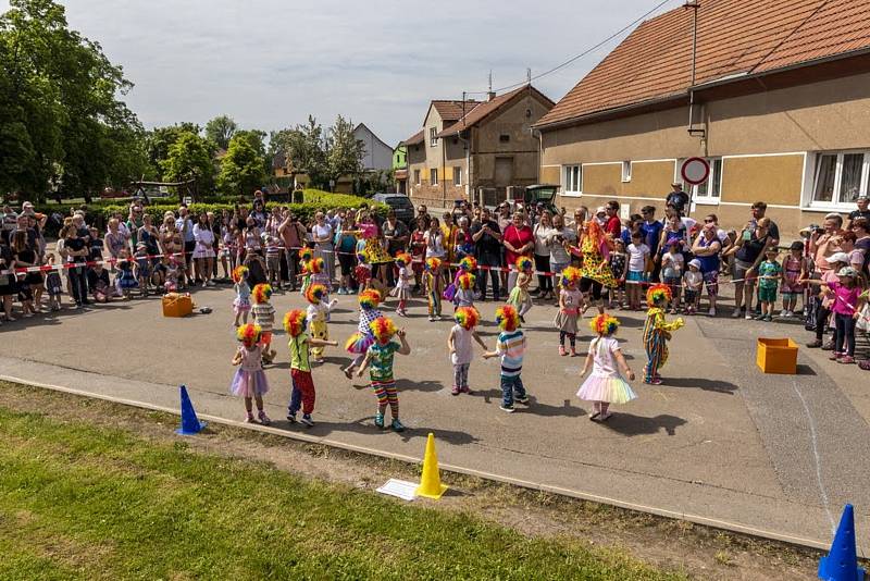 Loni nučický jarmark nahradily farmářské trhy, letos tak vrací v plné parádě.