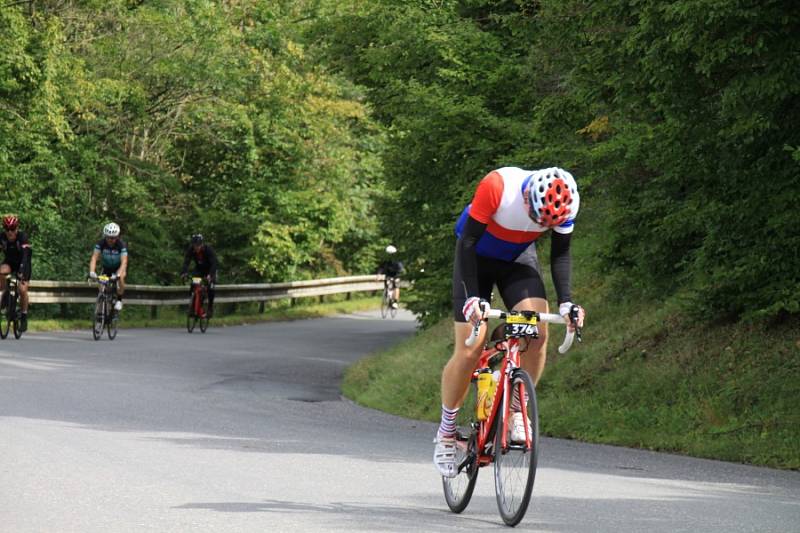 První ročník cyklistického závodu pro veřejnost L'Etape by tour de France.