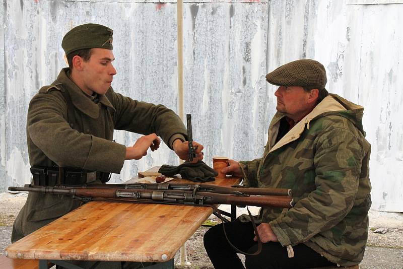 Army muzeum klub vojenské historie a techniky Zdice zahájilo sezonu.