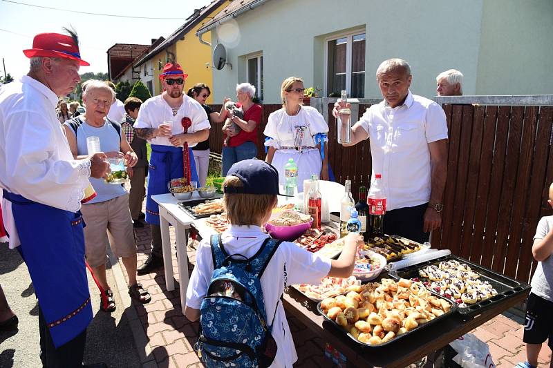 Staročeské suché máje v králodvorských Popovicích.