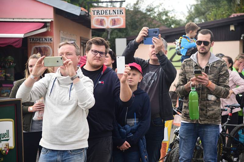 Z císařského průvodu v rámci Karlštejnského vinobraní.