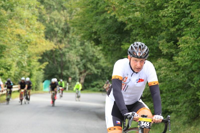 První ročník cyklistického závodu pro veřejnost L'Etape by tour de France.