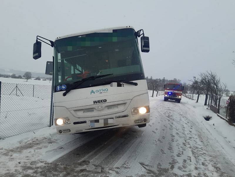 Nehoda autobusu.