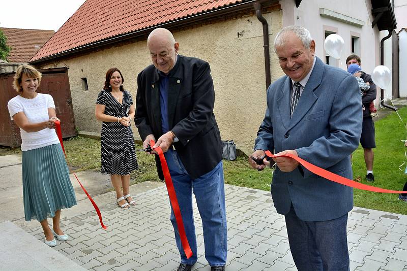 Z otevření nové mateřské školy v Železné.