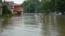 Berounka v pondělí večer chvíli před kulminací