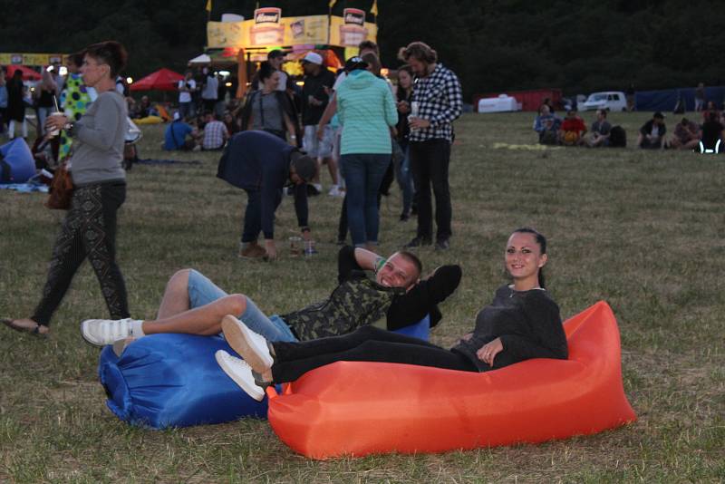 V pátek odstartoval oblíbený festival pod hradem Točníkem.