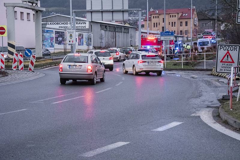 Požár sanitky v berounské ulici Koněpruská.