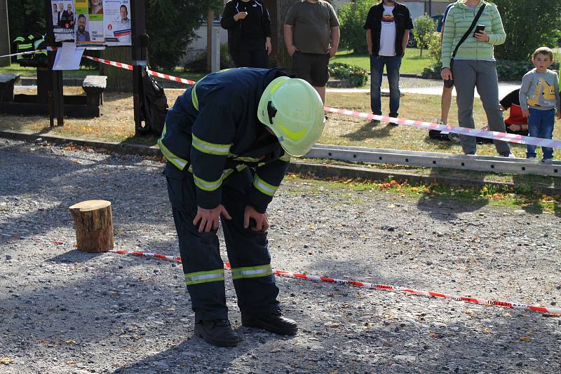 Z hasičské soutěže 'Toughest Firefighter Alive - Nejtvrdší hasič přežije' v Broumech.