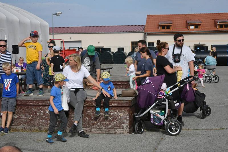 Ze setkání s názvem Zámecké tvoření na téma Hrátky se zvířátky v Králově Dvoře.