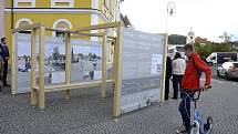 Vernisáž ze zahájení výstavy. Pavilon na Husově náměstí představuje vizi Skrze město, která by pomohla městské prostory vrátit více obyvatelům