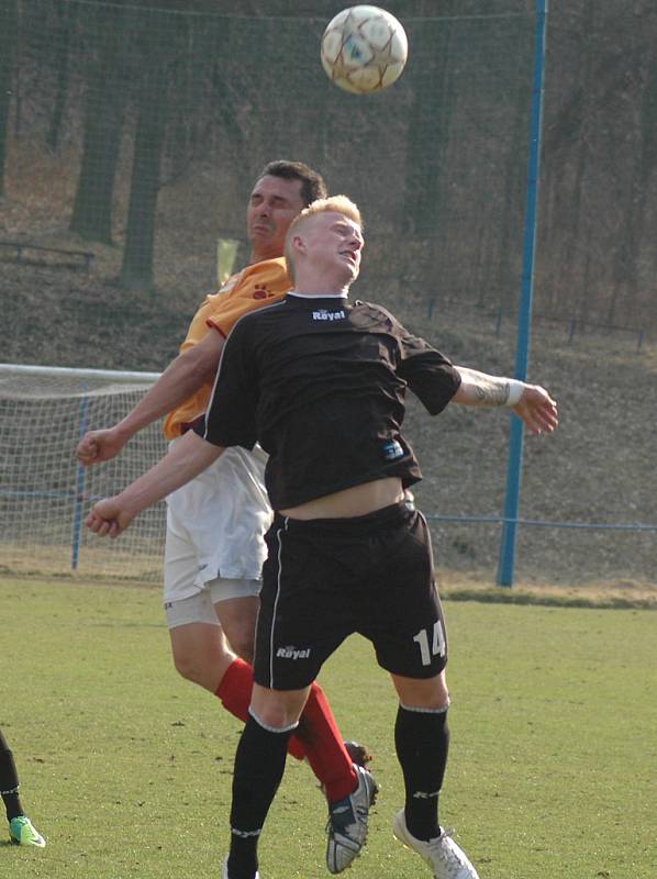 Divizní fotbalisté Hořovicka porazili druhé Strakonice 1:0.