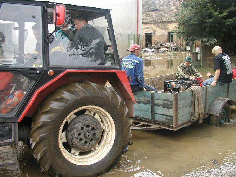 V roce 2002 přišly stovky rodin v Hýskově, Nižboru, Srbsku, Karlštejně i Zadní a Hlásné Třebani o střechu nad hlavou. Dodnes nejsou před velkou vodou chráněni. Protipovodňová opatření se zrealizovala pouze v Berouně a Králově Dvoře.