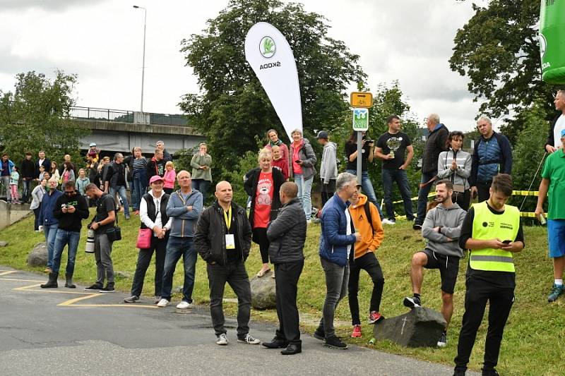 První ročník cyklistického závodu pro veřejnost L'Etape by tour de France.