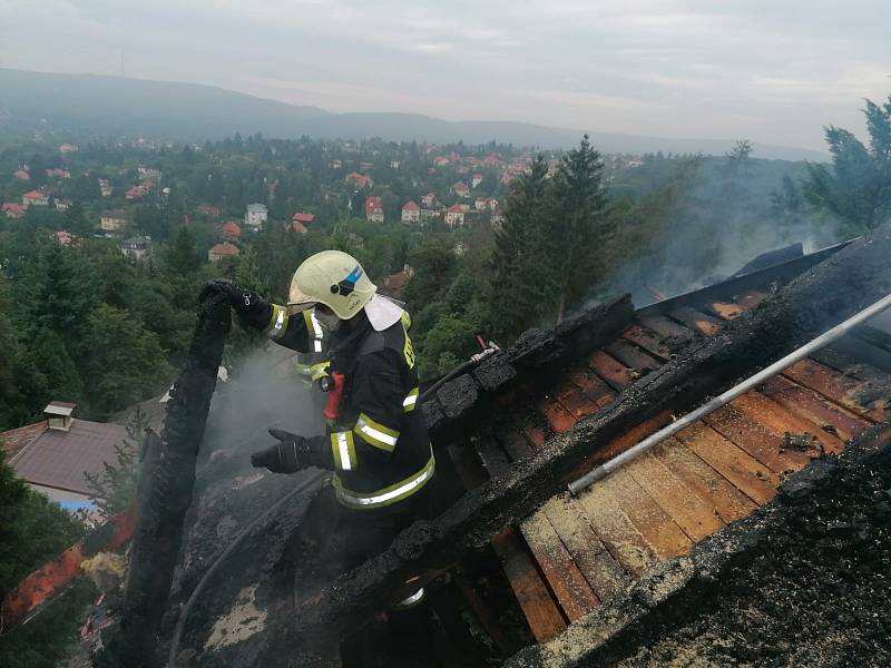 Požár vily rodiny uprchlého podnikatele Radovana Krejčíře v Černošicích.