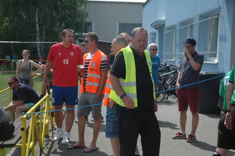 Fotbalisté Tlustice i přes prohru se Žebrákem v posledním kole měli důvod k oslavě.