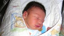 ŠŤASTNÝM dnem je 4. listopad 2016 pro maminku Veroniku Bauerovou z Loděnice, která v tento den přivedla na svět své první miminko, chlapečka Šimona. Šimonek Bauer vážil po příchodu na svět 3,80 kg a měřil 49 cm. 