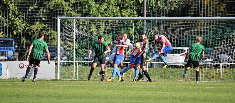 Fotbalová divize, skupina A: FC Rokycany - Český lev Union Beroun 4:1 (3:0).