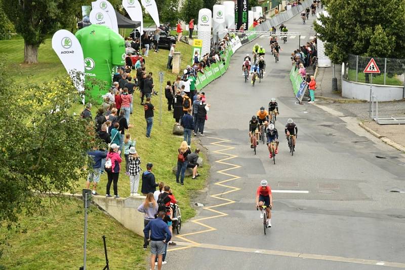 První ročník cyklistického závodu pro veřejnost L'Etape by tour de France.