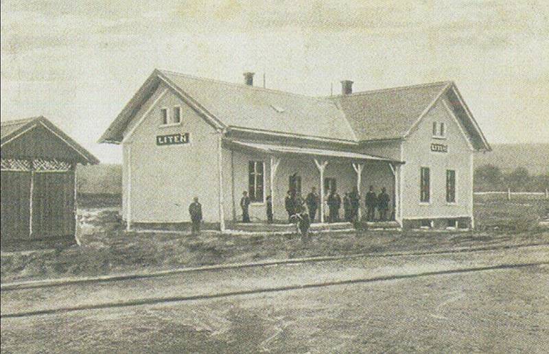 Malá budova liteňského nádraží byla uvedena do provozu v roce 1901.