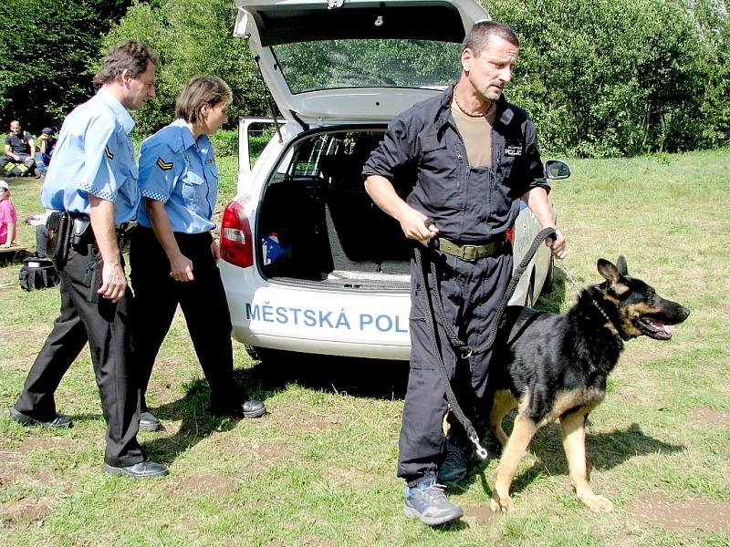 Tábor mladých hasičů na Zbirožském potoce má mezinárodní rozměr