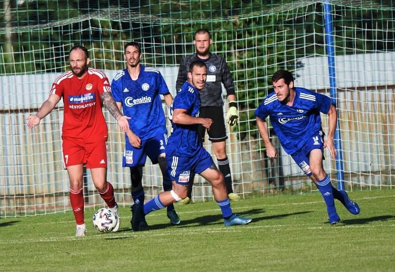 Fotbalová divize: Klatovy - Katovice 2:2 (1:1).