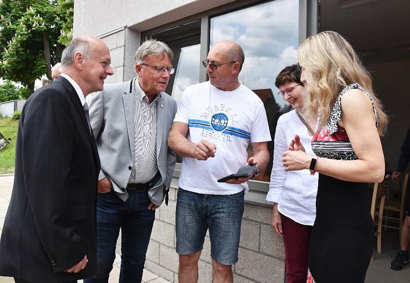 Sportovci ve Volyni dostali zbrusu nové kabiny pro fotbalisty a tenisty. Foto: Jan Škrle