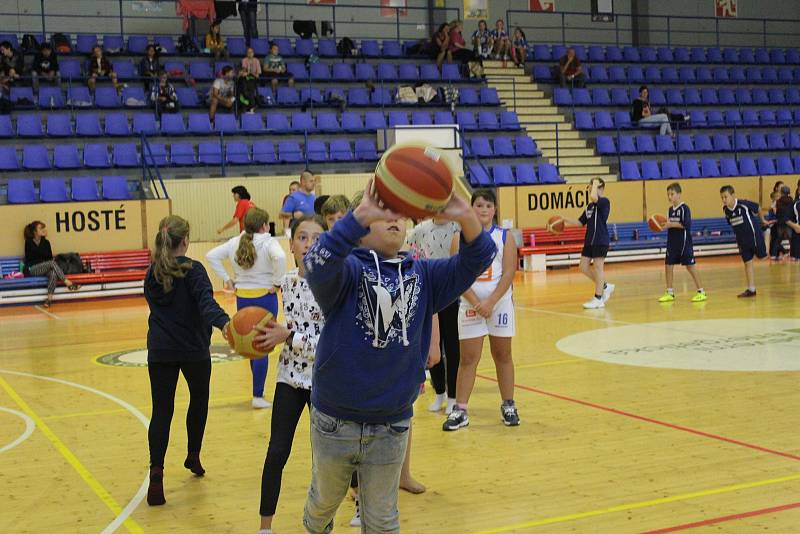 Superfinále zakončilo ročník Školské ligy v basketbale.