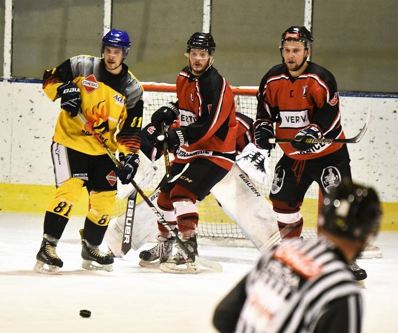 Předehrávka hokejové KL: HC Strakonice - TJ Božetice 6:1 (3:0, 2:0, 1:1).