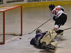 Strakonice poprvé v sezoně uspěly v derby, doma deklasovaly Vimperk 8:2.