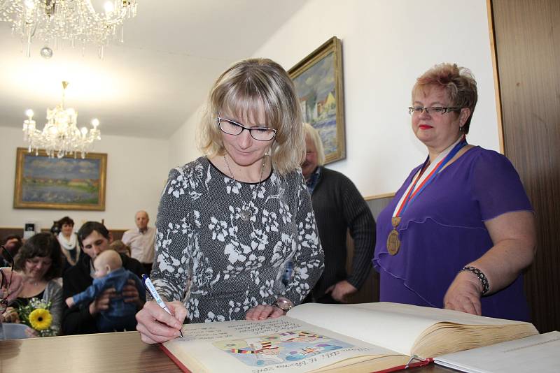 V Čejeticích přivítali v sobotu 17. března čtyři nové občánky.
