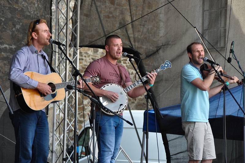 Na nádvoří hradu ve Strakonicích se v sobotu 19. května uskutečnil hudební festival Jamboree.