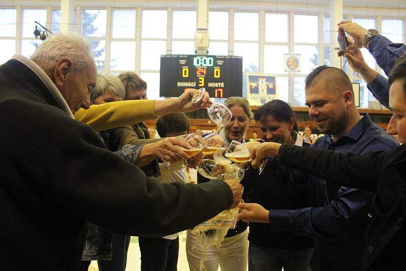 Křest Zlaté knihy strakonického basketbalu.