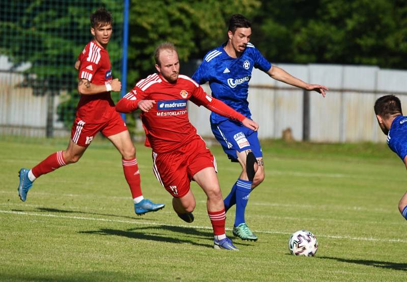 Fotbalová divize: Klatovy - Katovice 2:2 (1:1).