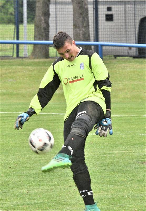 Starší dorost Junioru porazil Sedlčany 3:0.