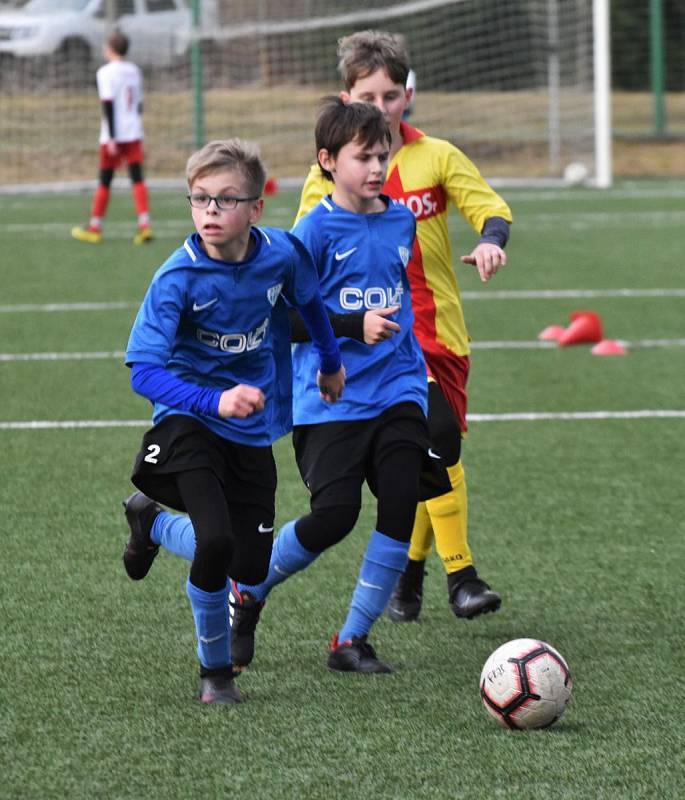 Žáci Junioru Strakonice se v přípravě utkali s fotbalisty FC MAS Táborsko.