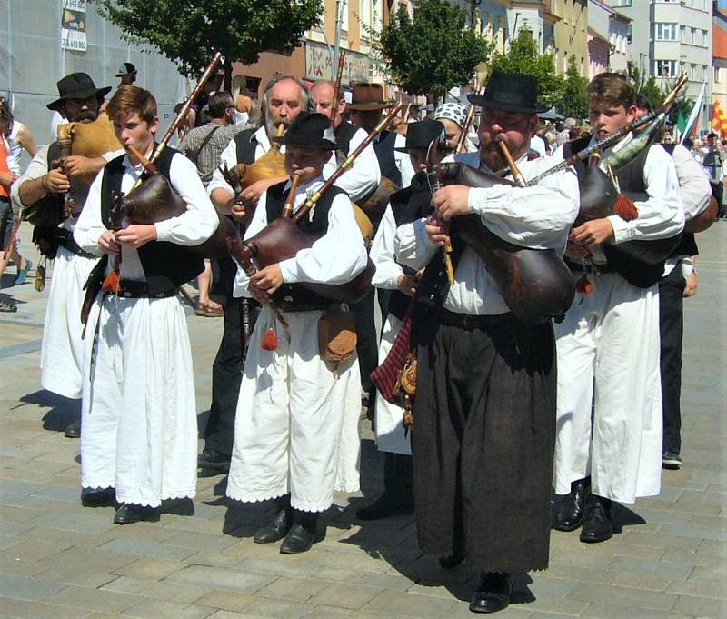 Mezinárodní dudácký festival je velkolepá akce. Fotky z roku 2016.