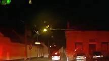 Policisté na Strakonicku v noci pronásledovali řidiče, který nezastavil hlídce.
