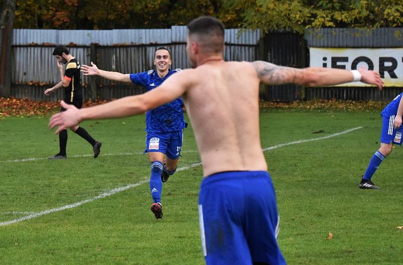 Fotbalvá divize: Otava Katovice - Slavoj Český Krumlov 2:1 (1:0).