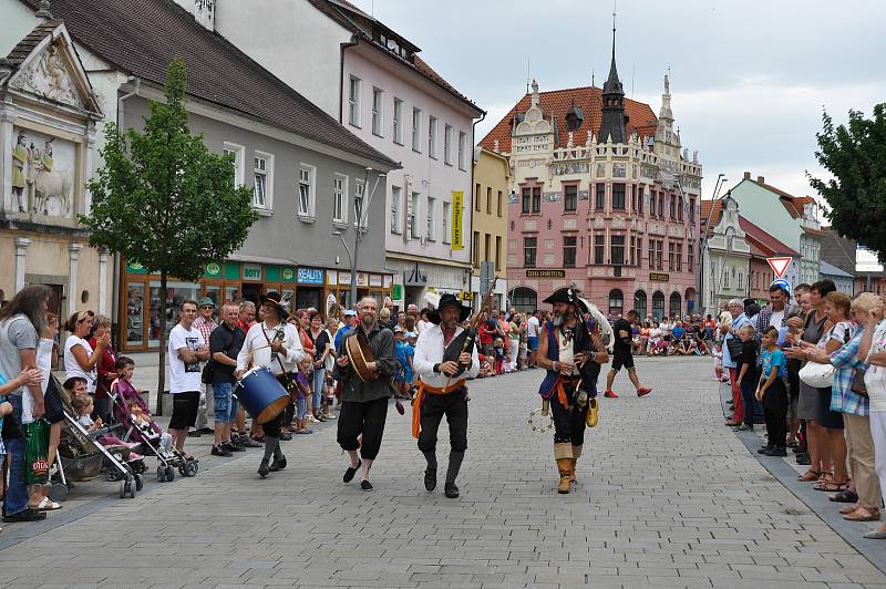 Ve čtvrtek 23. srpna byl zahájen 23. ročník mezinárodního dudáckého festivalu ve Strakonicích.