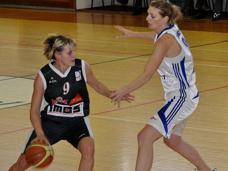 Strakonické basketbalistky podlehly ve 3. čtvrtfinále play off ŽBL Friscu Sika Brno doma 70:109.