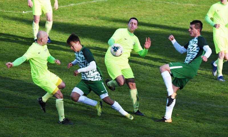 Fotbalový KP: Osek - Český Krumlov 3:1 (3:1).