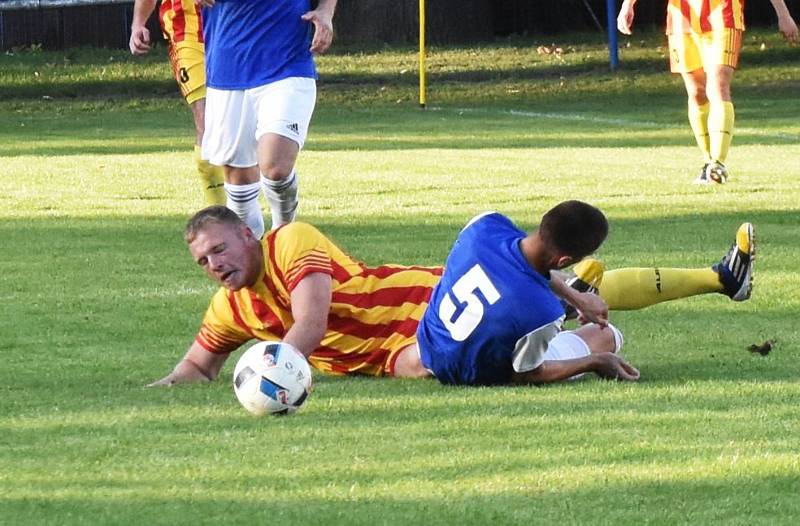 Fotbalový krajský přebor: Junior Strakonice - Třeboň 2:1.