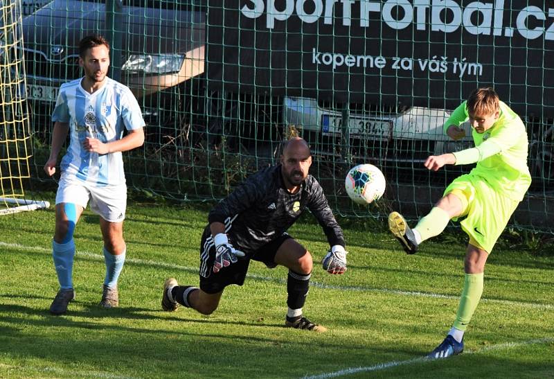 Fotbalový KP: Osek - Olešník 2:1.