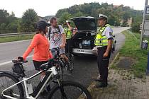 Policisté kontrolovali řidiče i cyklisty.